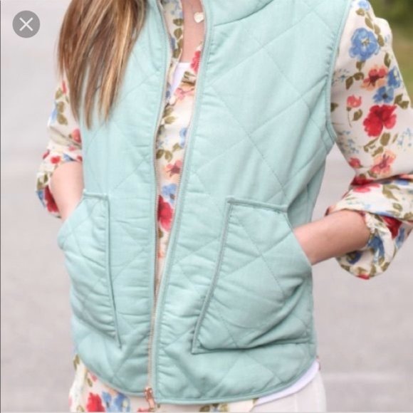 🏞️ J. Crew Mint Puffer Vest - Picture 1 of 5